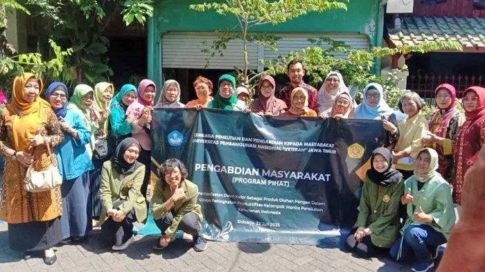 Sampul: Penshutindo Cabang Sidoarjo Dosen Tingkatkan Produktivitas Wanita Pensiunan dengan Olahan Daun Kelor yang Bergizi