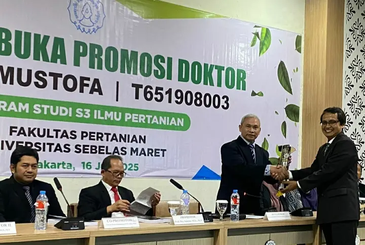 Sampul: Dosen Unisri Raih Gelar Doktor dengan Predikat Sangat Memuaskan di UNS