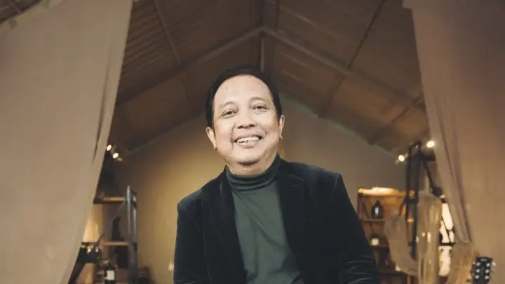 Sampul: Inspiratif! Dosen Arsitektur ITS Ciptakan Lagu Religi “Kau Miliknya” Saat Bersepeda