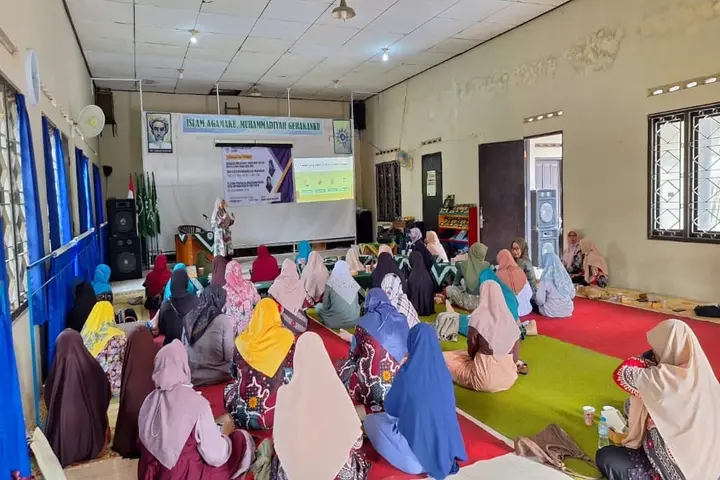 Sampul: Pelatihan Pupuk Kompos dari Limbah Organik, PCA Sleman Bersama Dosen UAD Ajak Warga Peduli Sampah