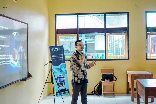 Sampul: “Tim Dosen Kampus UPI Cibiru Gelar Pelatihan Media Pembelajaran Interaktif untuk Tingkatkan Keterampilan Guru di Pangandaran”
