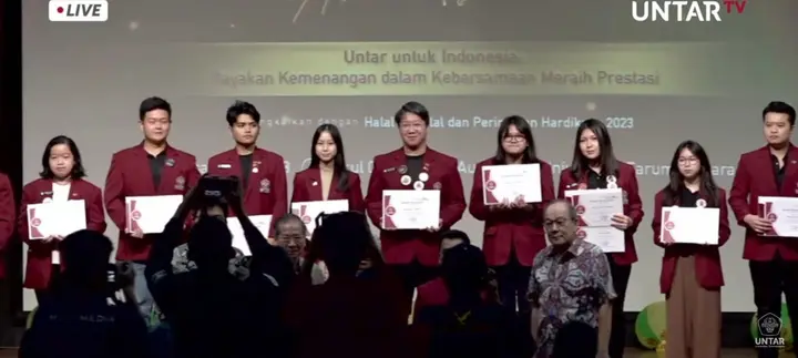 Sampul: Untar Meriahkan Hardiknas 2023 dengan Berbagai Penghargaan untuk Mahasiswa dan Dosen Berprestasi