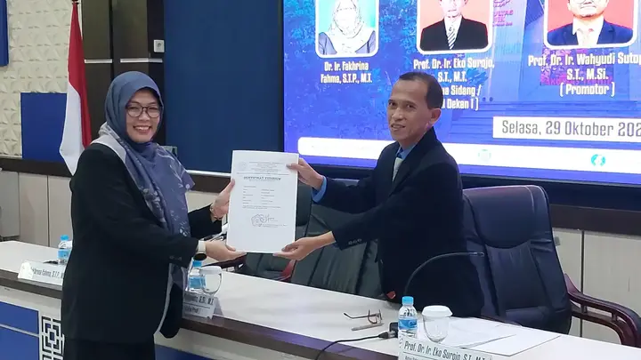 Sampul: Fakhrina Fahma Raih Gelar Doktor Teknik di UNS, Kembangkan Inovasi Interoperabilitas Baterai Motor Listrik