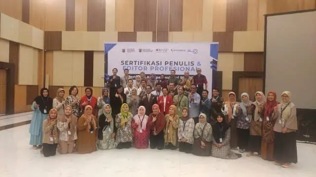 Sampul: BNSP Mendorong Dosen Universitas Hasanuddin Menjadi Penulis dan Editor Buku Profesional