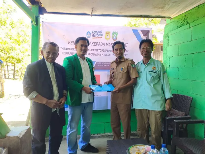 Sampul: Dosen Universitas Sawerigading Tingkatkan Kualitas Kerajinan Topi Saraung Melalui Program Pengabdian Masyarakat