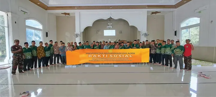 Sampul: Dosen Unmuha Cat Masjid At-Taqwa Panton dalam Kegiatan Bakti Sosial
