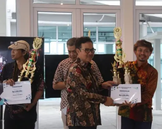 Sampul: Dosen ISI Yogyakarta Juara Desain Batik Segoro Amarto