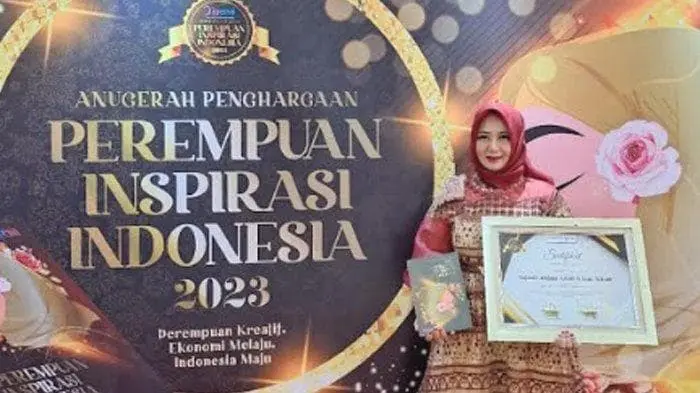 Sampul: Dosen ITTelkom Surabaya, Anfazul Faridatul Azizah, Meraih Penghargaan Perempuan Inspirasi Indonesia 2023