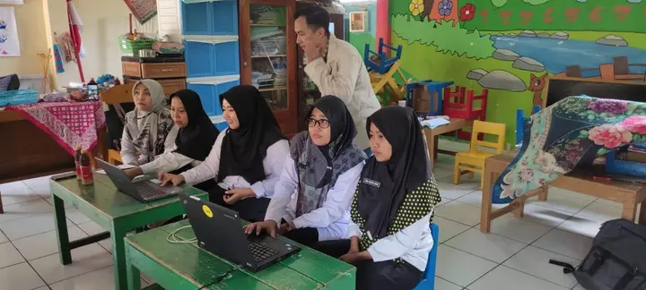 Sampul: Kegiatan Pengabdian Masyarakat Bersama Guru-guru TK Pertiwi Tidu Kecamatan Bukateja: Pelatihan Pengenalan Dasar Microsoft Office Excel