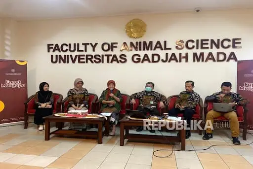 Sampul: Dosen Fapet UGM Kembangkan Tanaman Tropis sebagai Agen Bioanthelmintik untuk Kesehatan Ternak