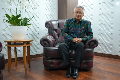 Sampul: Evaluasi Dua Permendikbud Era Nadiem oleh Mendikti Satryo: Tukin Dosen hingga Penjaminan Mutu Perguruan Tinggi