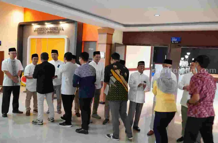 Sampul: FS UM Sukses Mempererat Tali Persaudaraan Antar Dosen Melalui Halal Bihalal yang Penuh Keakraban